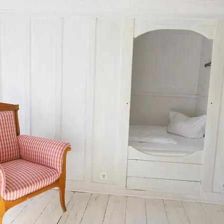 Gemuetliche Friesenhaushaelfte Unter Reet Ueber 3 Etagen Mit Ca. 90 Qm. Vakantiehuis *