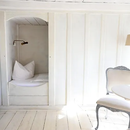 Vakantiehuis Gemuetliche Friesenhaushaelfte Unter Reet Ueber 3 Etagen Mit Ca. 90 Qm. *