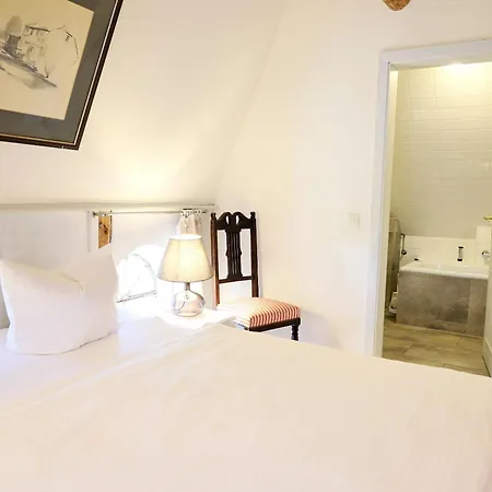 Holiday home Gemuetliche Friesenhaushaelfte Unter Reet Ueber 3 Etagen Mit Ca. 90 Qm. Westerland