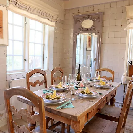 Gemuetliche Friesenhaushaelfte Unter Reet Ueber 3 Etagen Mit Ca. 90 Qm. Vakantiehuis *